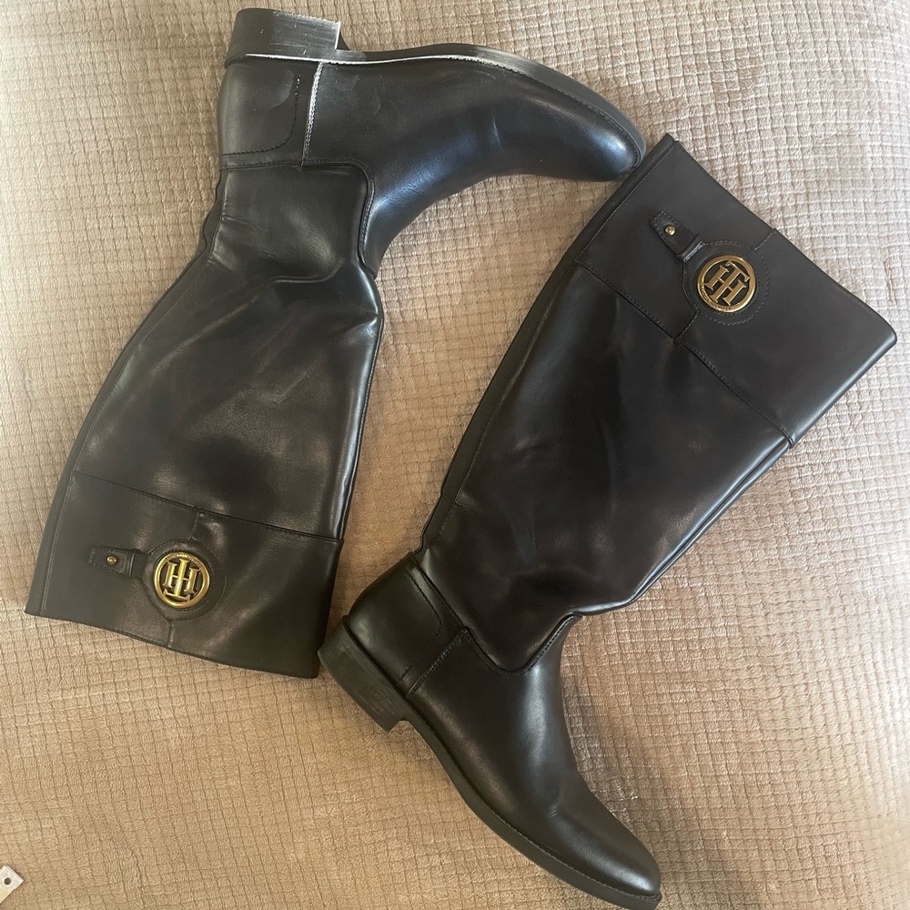 Tommy Hilfiger Black Leather Boots with Gold TH Medallion